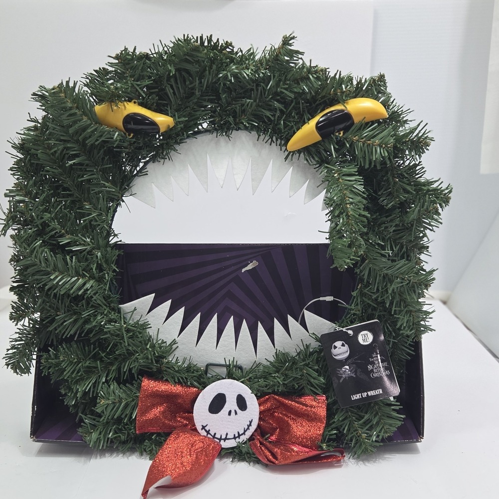 Disney Nightmare Before Christmas Wreath Light up Eyes, Jack Skellington NEW
